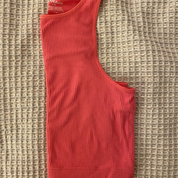 Garage Seamless Tank Top - Picture 2 of 3